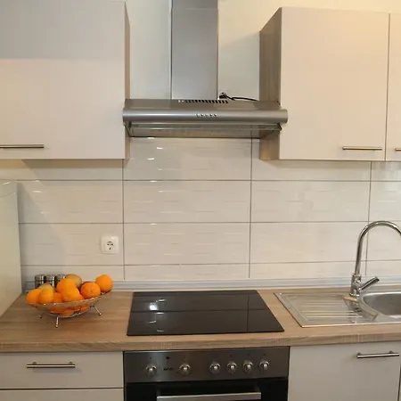 Walk To Old Town Apartment - Free Parking * Задар